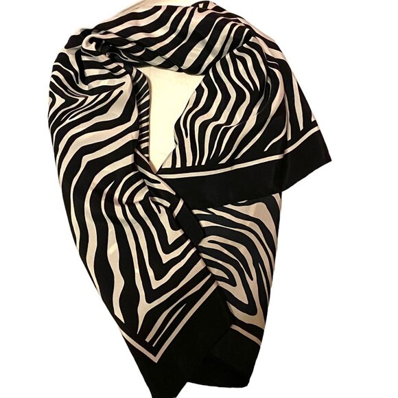 #4908 Vintage Avon black and white Zebra scarf 34x34 - Picture 1 of 7